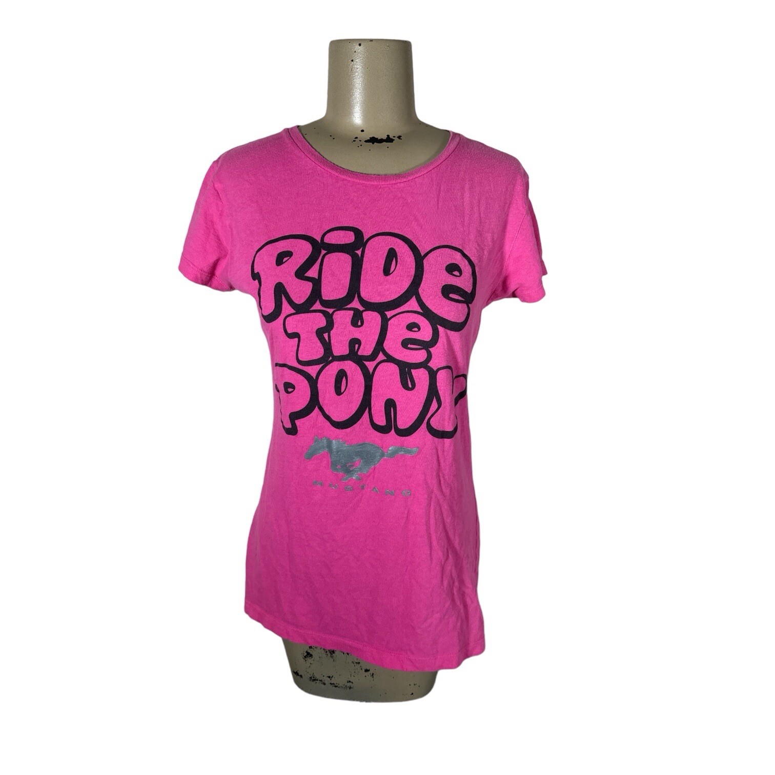 Maglietta da donna rosa caldo Ride The Pony Ford Mustang taglia L