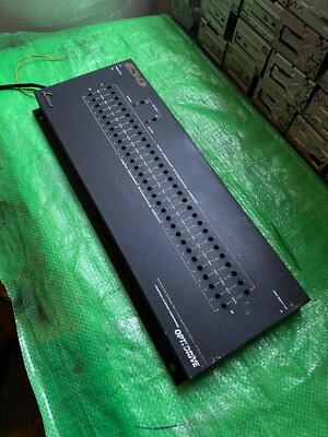 Lanzar E30 - Old School 30 Band Auto Equalizer