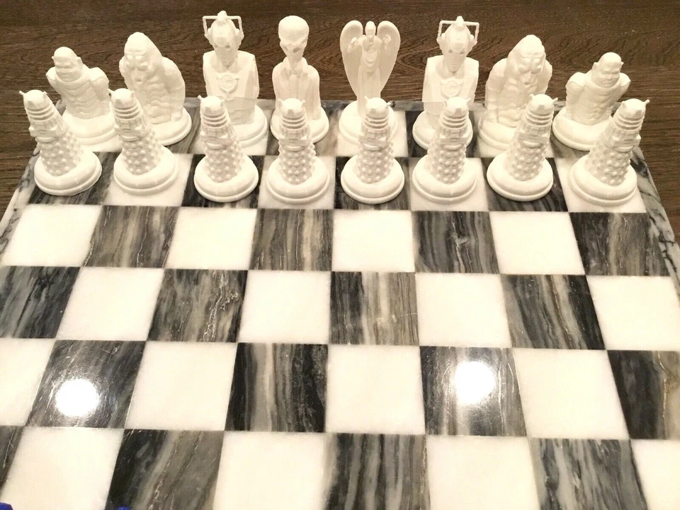 Juego de ajedrez Doctor Who (FAN ART) Tardis, Cyberman, Dalek, Weeping Angels, Dr Who Foto 2 de 4