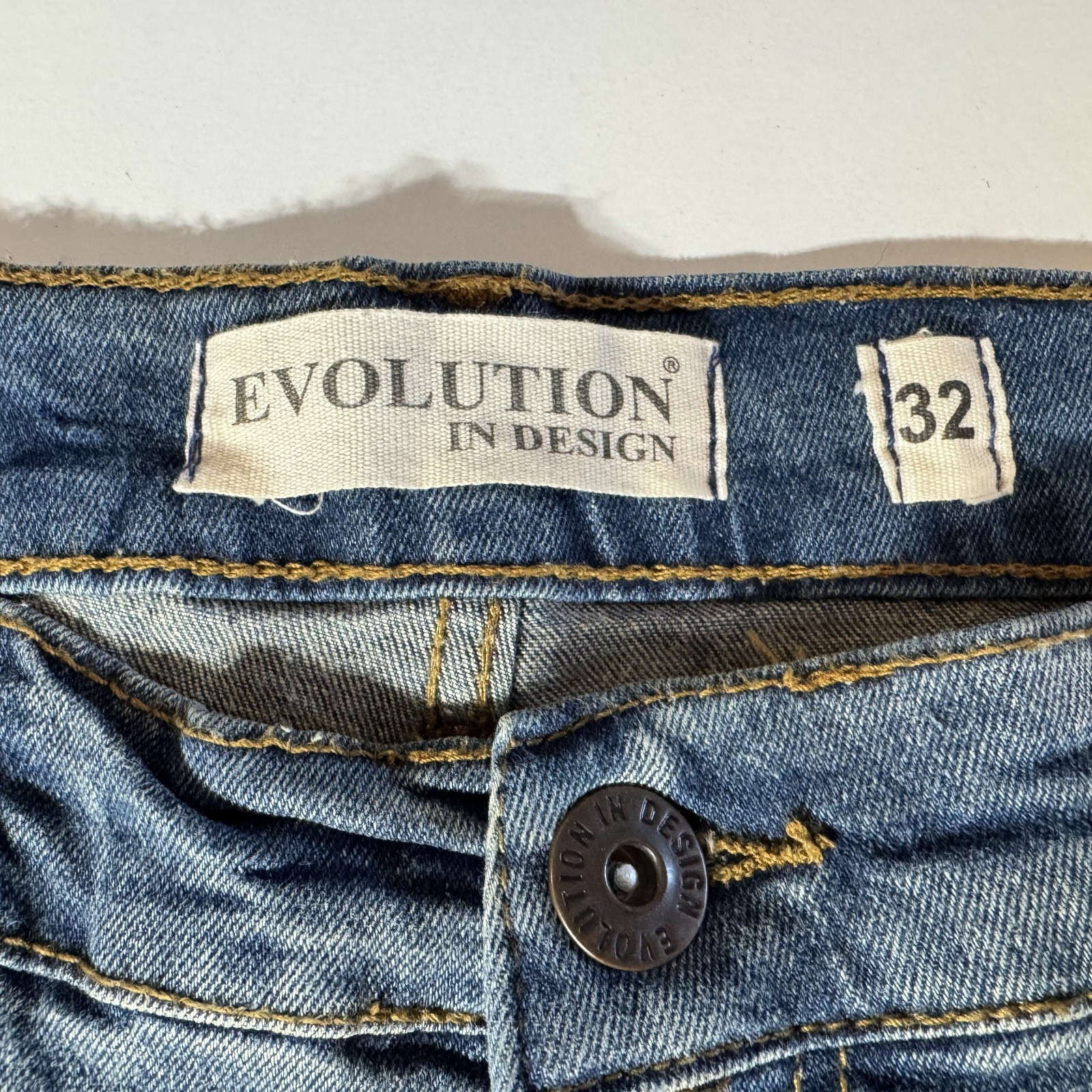 Evolution in Design Thrashed Distressed Grunge Gr… - image 10