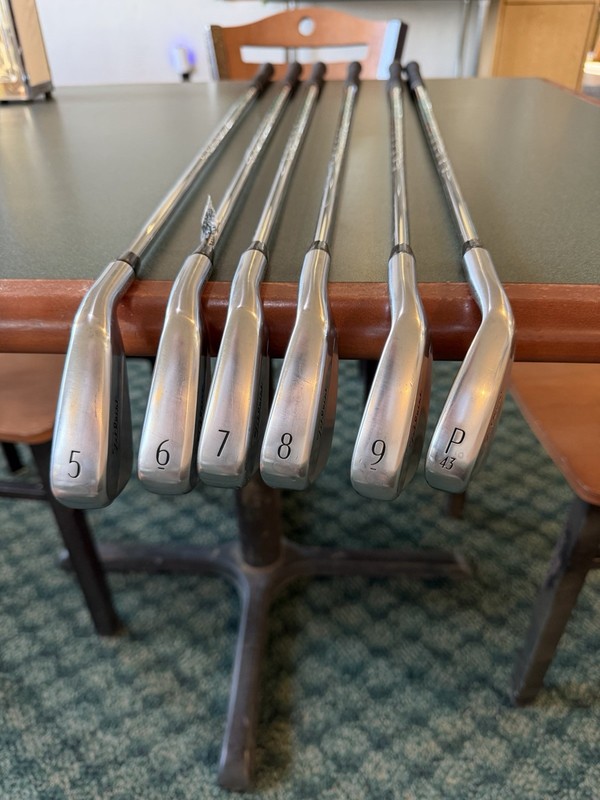 Titleist T250 5-PW