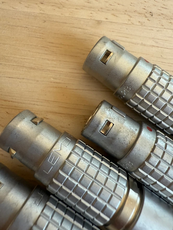 LEMO FGG.2B.316.CLAD72 16 pin connector - male - Image 2 of 3