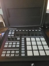 Native Instruments Maschine MK1 inkl. Profi-T...