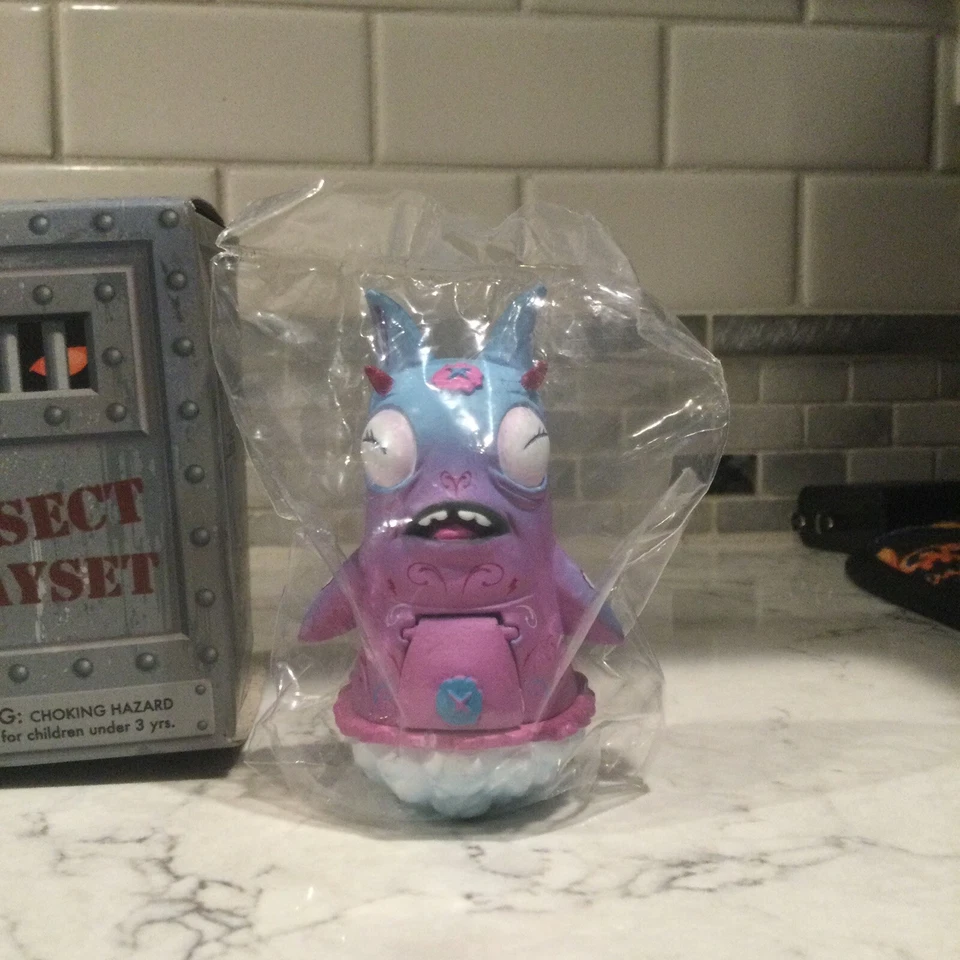 Vivisect Playset - Slugworth by Thomas Han - Strangeco (2008) - Image 2 of 4