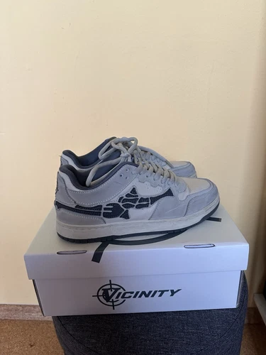Vicinity Akimbo Lows