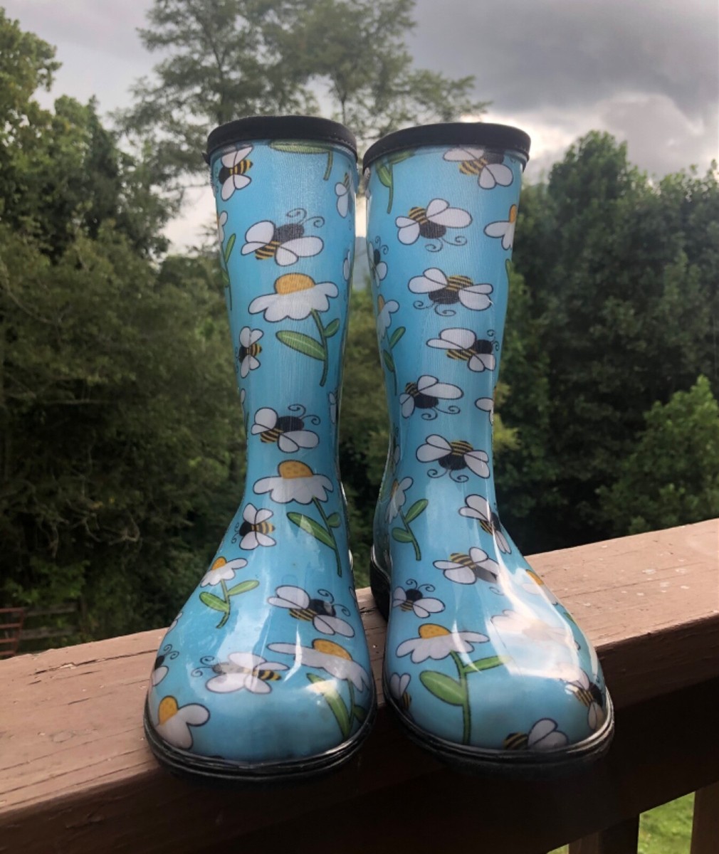 daisy rain boots