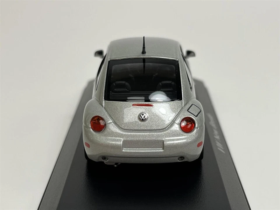 VW Nuova Beetle Taper 9C Kever 1998 Argento Maxichamps 940058000 1:43 Coccinelle - Immagine 3 di 4