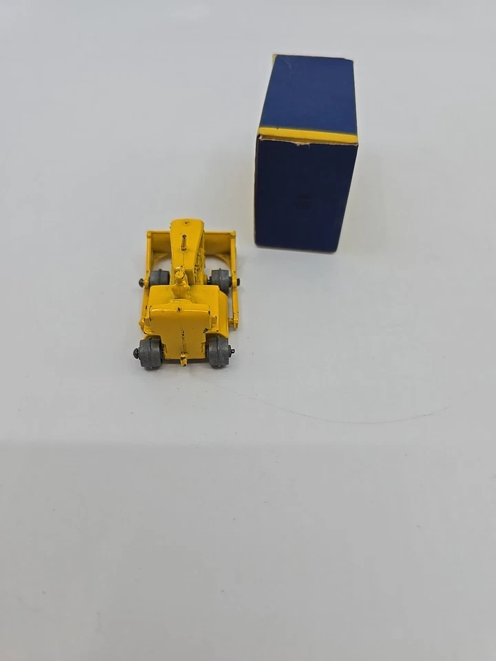 Matchbox Lesney #18 Caterpillar Bulldozer Original B2 Box Rare all Yellow - Image 3 of 4