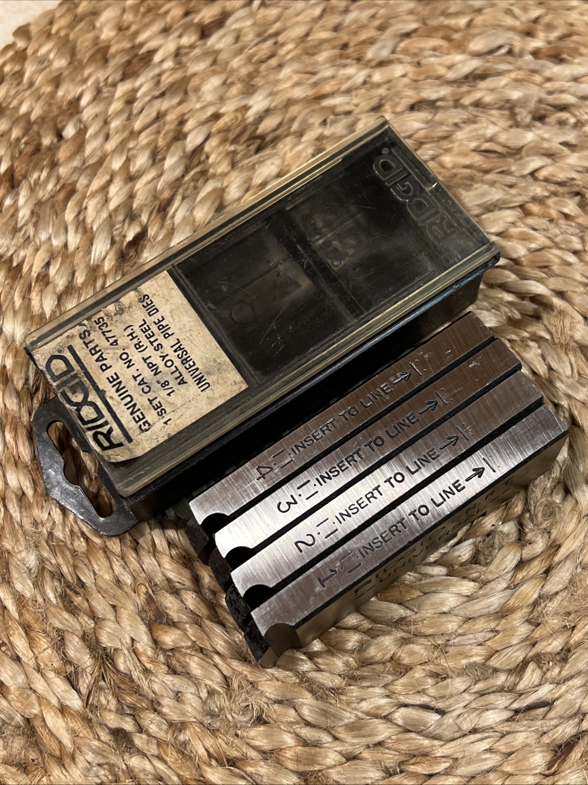 Ridgid 47735 1/8" NPT Alloy RH 27 TPI Universal Pipe Threader Dies (loc:C2)