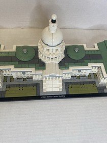 LEGO ARCHITECTURE: United States Capitol Building (21030) Missing 2 Pieces