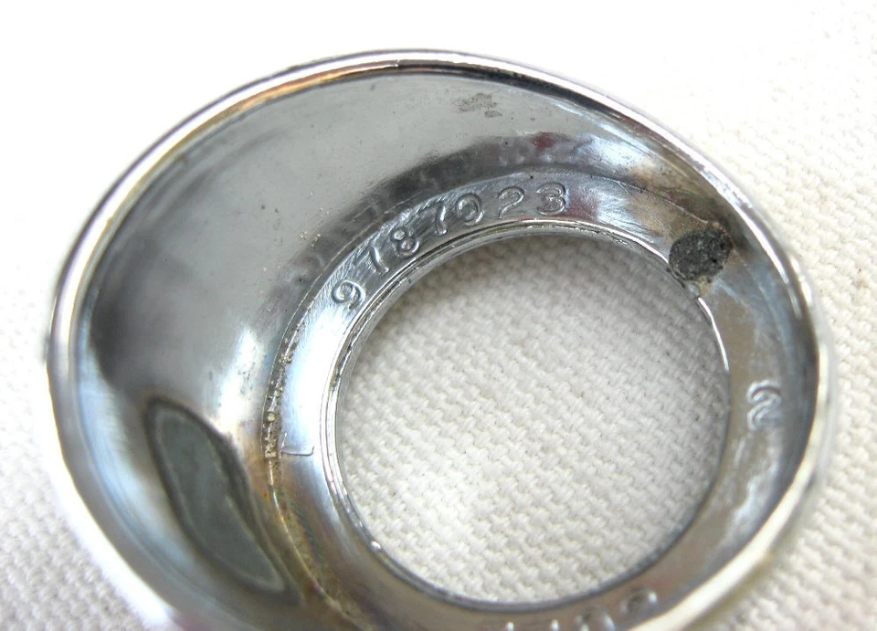 67-68 Pontiac Catalina Bonneville Original GM Moldura de Antena de Rádio Grande Prêmio 428 - Imagem 3 de 3