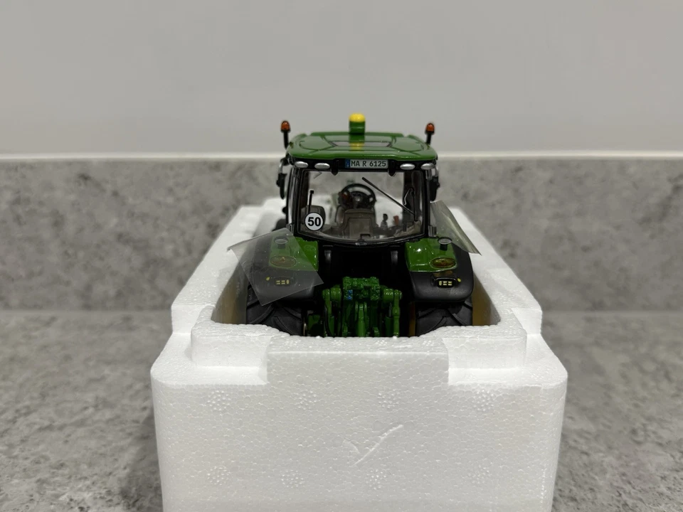 Wiking/Universal Hobbies - John Deere 6125R Tractor - 1:32 - 7318 - New/Mint - Image 4 of 4