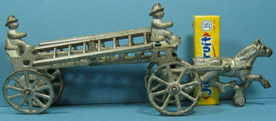 ON SALE **  1910 HOOK & LADDER CAST IRON TOY ORIGINAL & COMPLETE 8 3/4'' * * T132