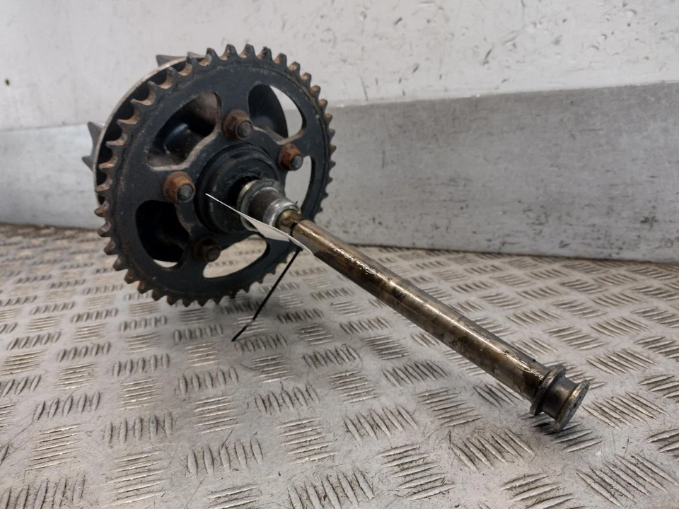 Husillo trasero Triumph Speed Triple 885 1995 Foto 3 de 3