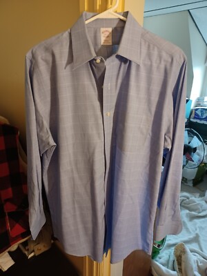 Mens Brooks Brothers Shirt Long Sleeve. Size 16-2/3 Traditional fit Non Iron be4