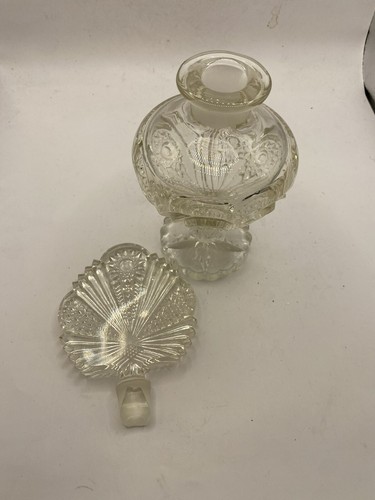 Vintage Clear Glass Perfume Bottle. Pre Owned T - Picture 8 of 11