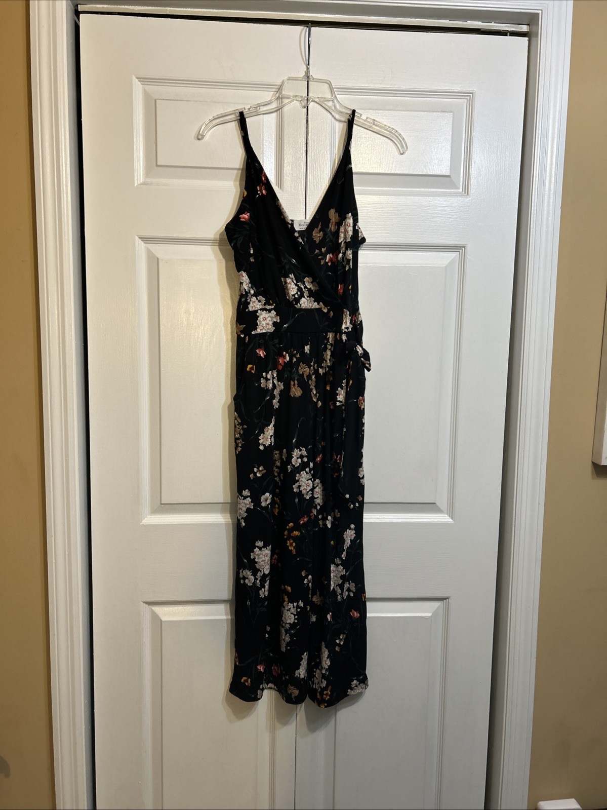 NWT Kaileigh Rica Knit Crop Jumpsuit Black Floral Size M Medium Belt Pockets