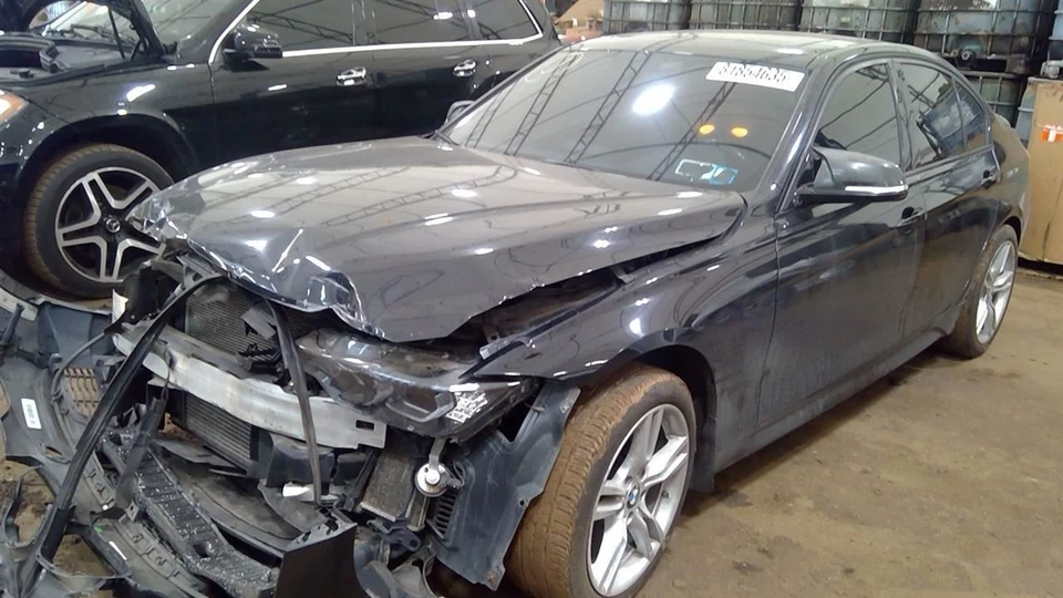 (LOCAL PICKUP ONLY) Back Glass Fits 12-18 BMW 320i 6851576 - Image 2 of 4