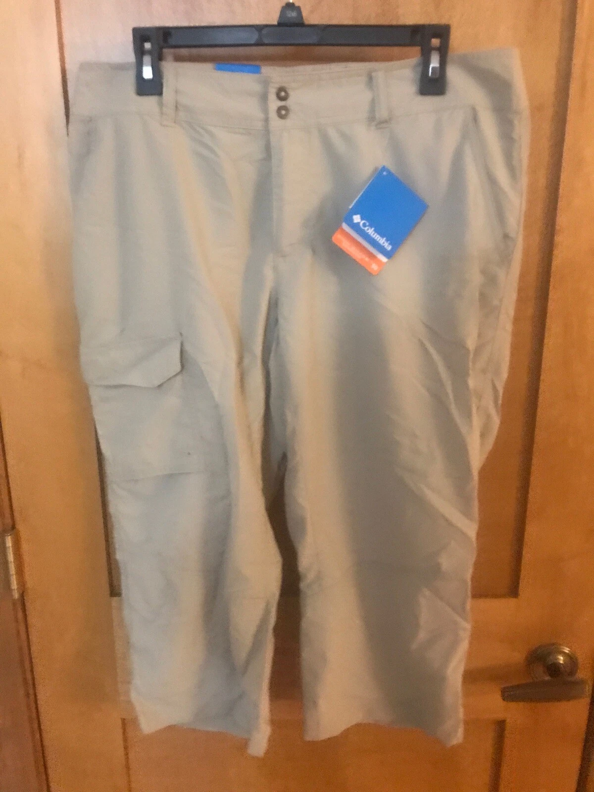 NWT Columbia Womens Palm Peak Capri Size 8 - Khaki - retail $50