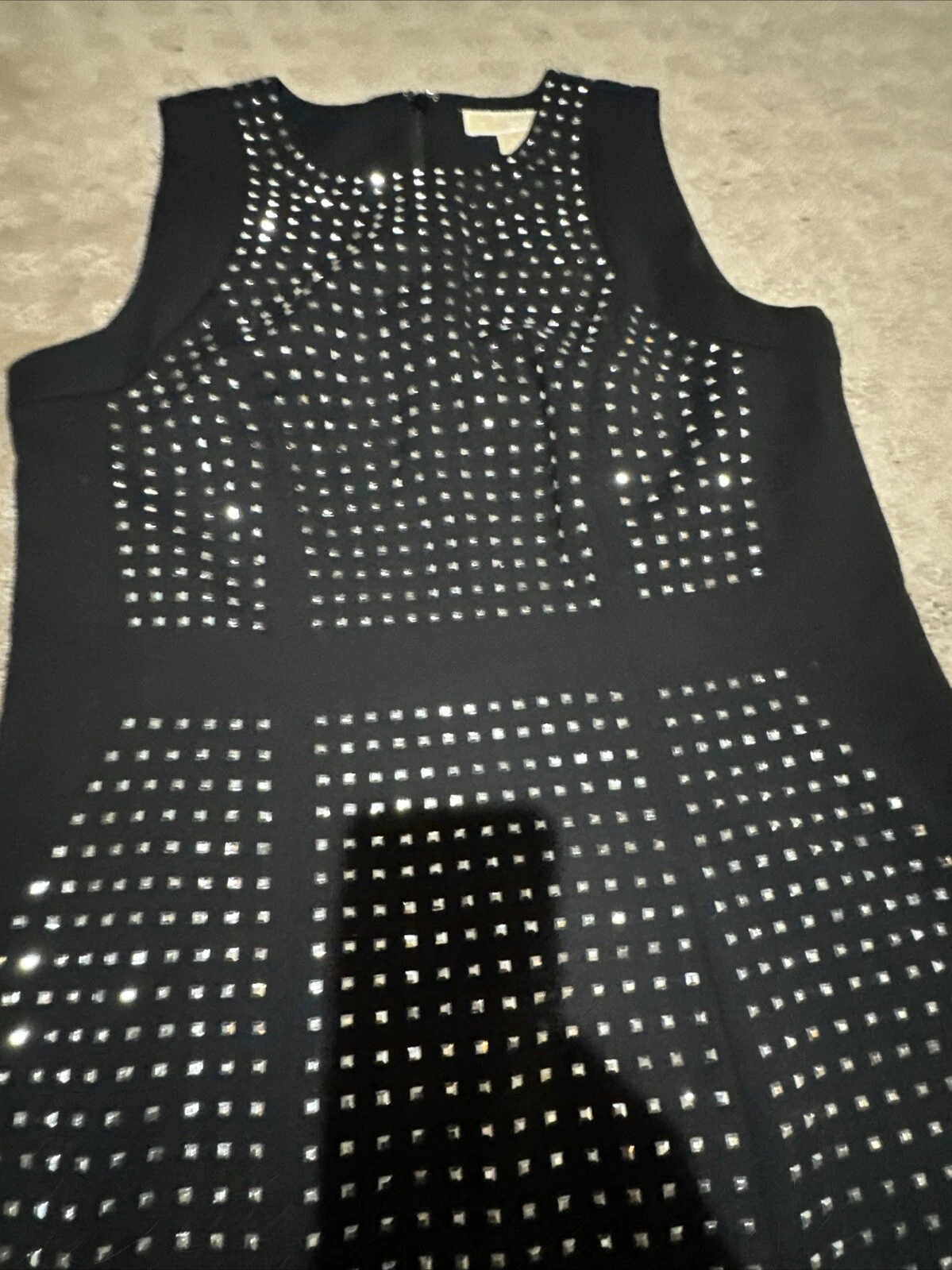 Abito tubino smanicato con borchie nero Michael Kors. Taglia 6. Nuovo con etichetta!