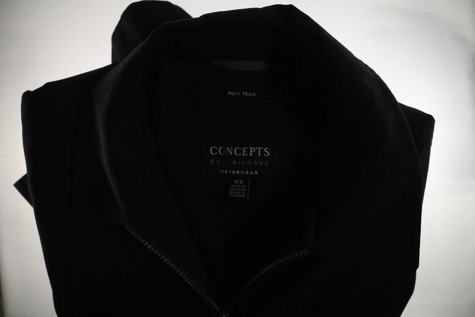 Chaqueta Para Hombres Concepts By Claiborne Negra Poli Tech Mediana Usada en Excelente Condición Foto 3 de 4