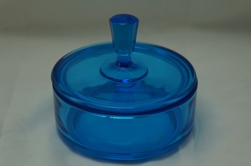 New Martinsville Peacock Blue Powder Box 4 3/8" x 3 1/2" - Picture 2 of 12