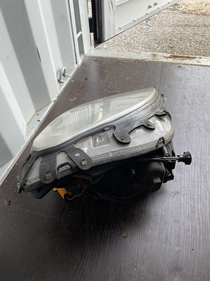 Faro Chevrolet Corvette 2006 Foto 2 de 4