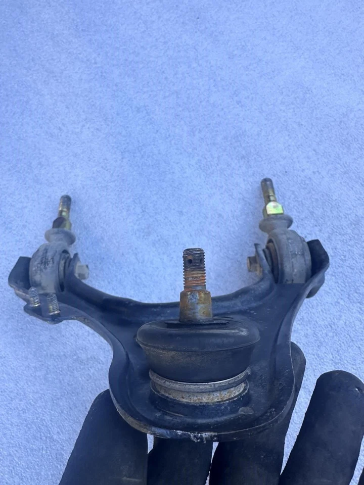 Brazo de control superior delantero lado pasajero derecho Acura RL 2000 Foto 3 de 4