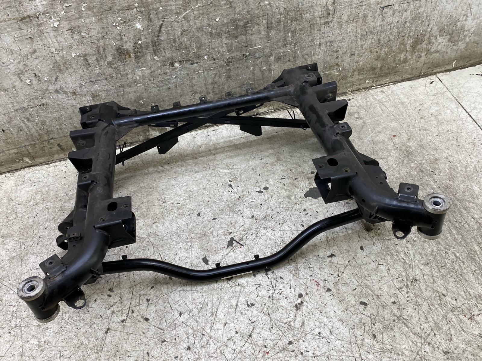 Aston Martin Vantage 2009 REAR Crossmember P/N 9G335R003AB