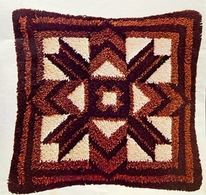 1977 Caron Bargello Square 3067 Latch Hook Canvas +Yarn Pre-Printed AS IS 10442