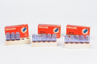 3 Boxes of Philips Photoflux PF1B Flash Bulbs - 13 Bulbs Total