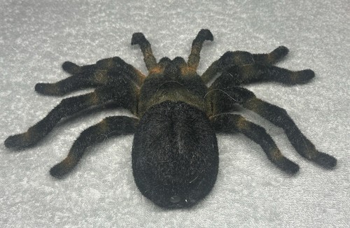 Fantasma Toys Toys “R” Us Remote Control Web Attack Tarantula no Remote (2014) - Picture 5 of 11