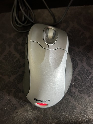 Microsoft IntelliMouse Explorer 4.0 a USB Model 1004 Silver 5 Button Tilt Wheel - Picture 5 of 9