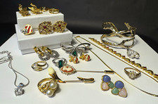 Vintage Avon & Estate Costume Jewelry Lot - 20 Pieces