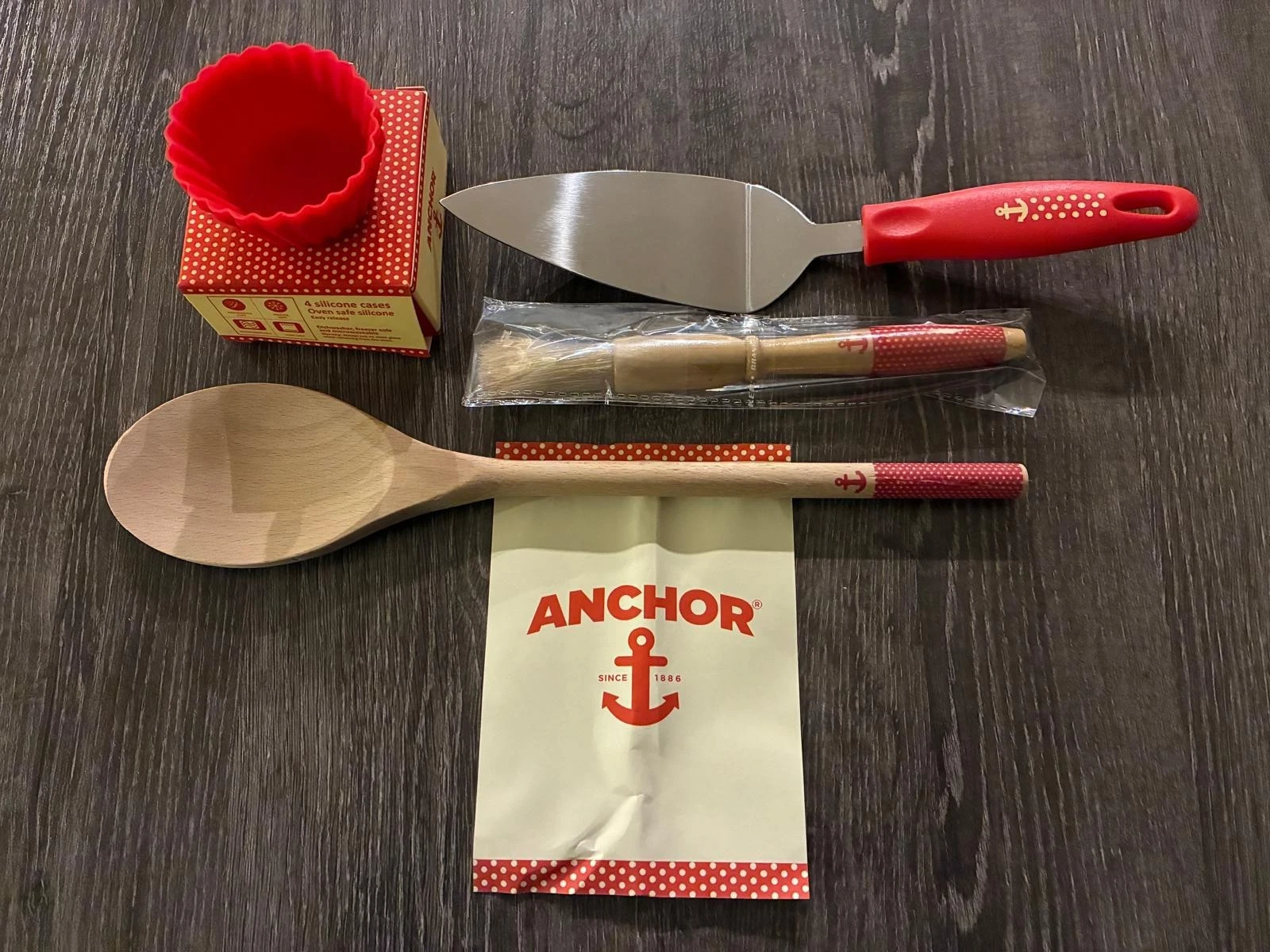 Rare Anchor Butter Utensils, Wooden Spoon, Pastry Brush, Cake Slice, Bun Cases
Opens in a new window