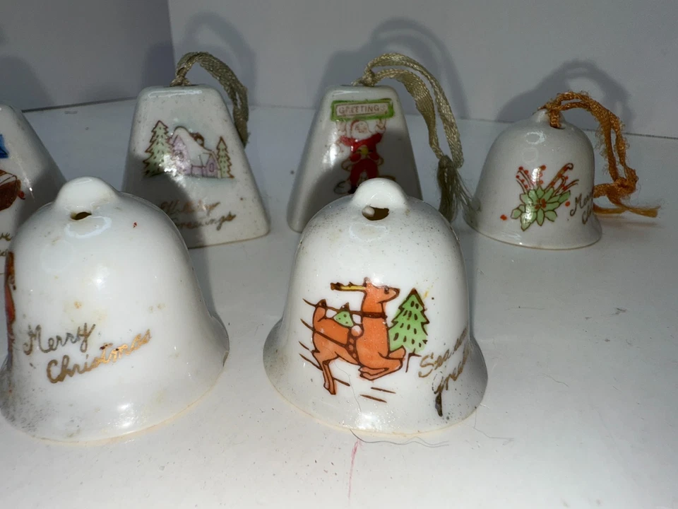 Mini Campana Adorno Porcelana Cerámica Vintage Feliz Navidad 1.5" Japón Lote de 8 Foto 3 de 4