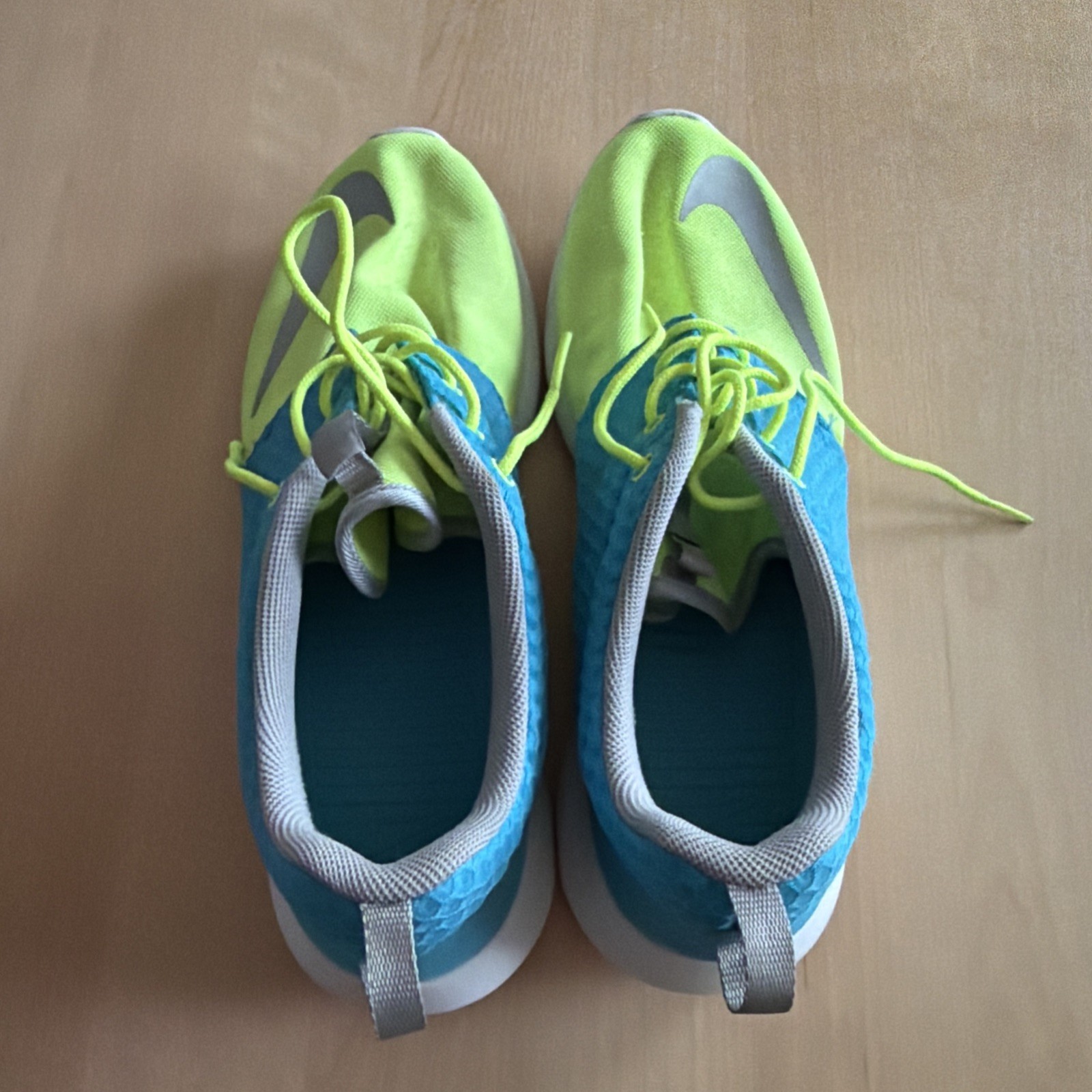 Nike Rosche Run Sprite - image 3