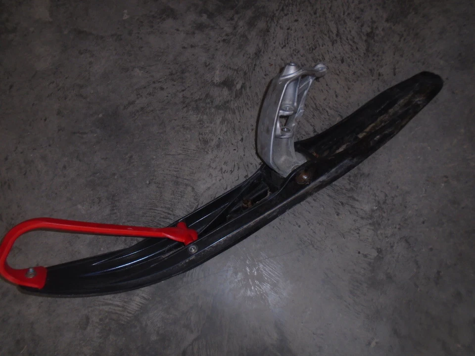 Переднее крепление для лыжных саней 2001 Snowmobile Polaris RMK 800 Rocky Mountain King 5434608 - Изображение 3 из 4