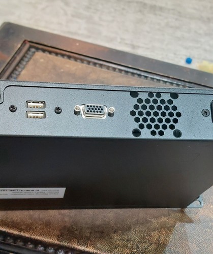 Barracuda Firewall X300 BFWX300a BNHW021 w/Power Supply - Picture 6 of 7