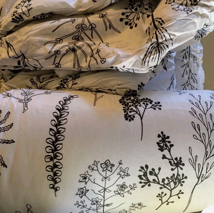 Edredón Blanco/Negro...Queen - Floral...Marca de cabecera Foto 2 de 2