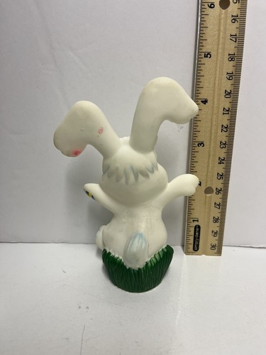 VTG  EASTER 1992 Giggle Bunny PVC Anthropomorphic Rabbit Flower Figure TCFC  - Picture 2 of 2