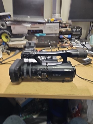 SONY HVR-V1E CAMCORDER MINI DV DIGITAL TAPE HDV HD CAMERA- UNTESTED-SPARES/REPAI - Picture 5 of 21