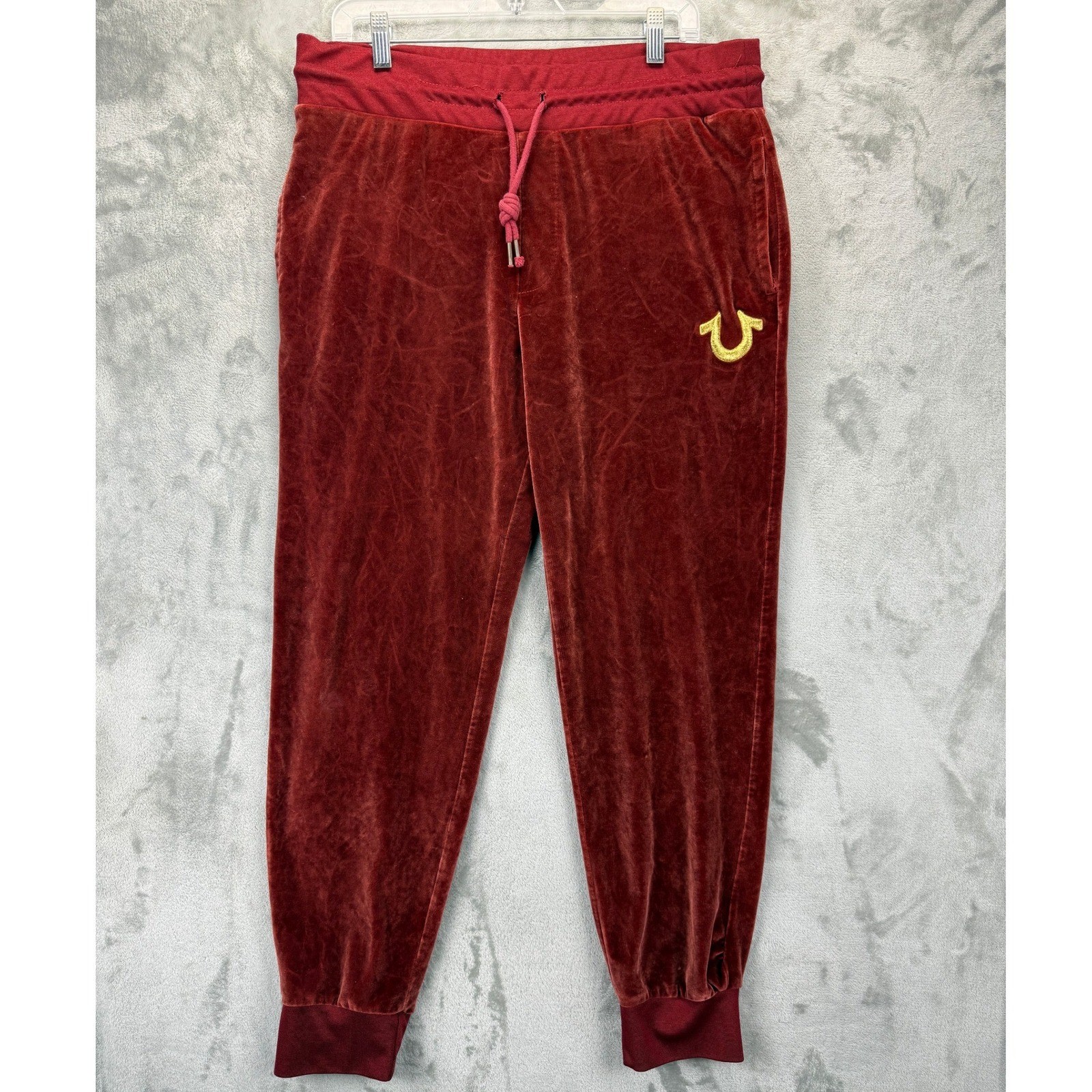 Pantalones de chándal de terciopelo True Religion para hombre borgoña rojo dorado logotipo de herradura grande L