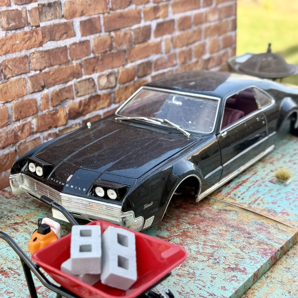 Road Signature Oldsmobile Tornado 1966 negro escala 1/18 diorama piezas modelo coche Foto 3 de 4