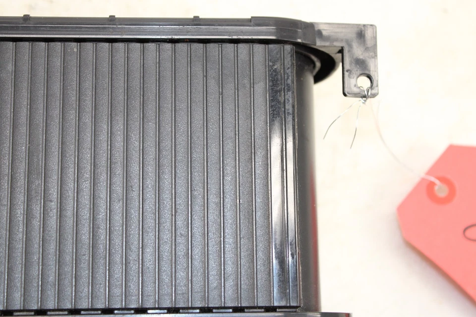 Suporte para copo console central 2008-2015 Infiniti Q60 G37 cupê fabricante de equipamento original Gu51 - Imagem 2 de 4