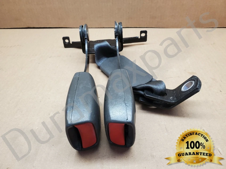 2003 - 2006 GMC Chevrolet Cadillac 2nd Second Row Seat Belt Buckle OEM 1KP168034 Foto 2 de 4