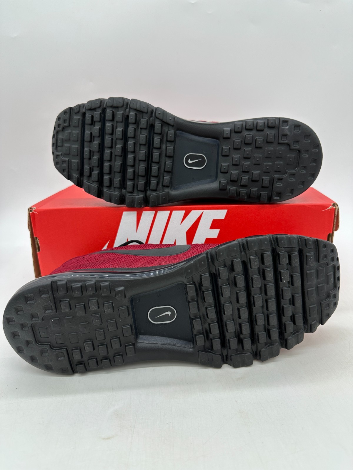 Nike Air Max 2017 Men's Size 9.5 Red Black Running Athletic Shoes 849559 603 thumbnail 3
