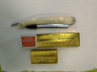 Vintage Filarmonica 14 Straight Razor JOSE MONSERRAT POU White Handle Vtg
