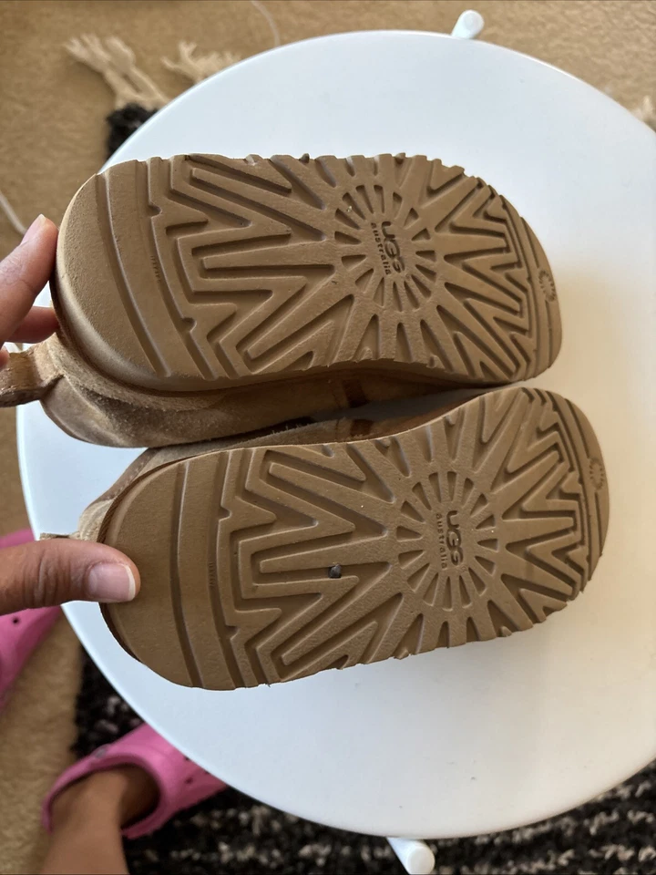 Size 4 Women’s Uggs Neumel Chestnut Classic Boots - Image 3 of 4