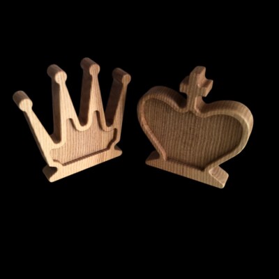 Handmade chess pieces - decor, queen and king made of ash